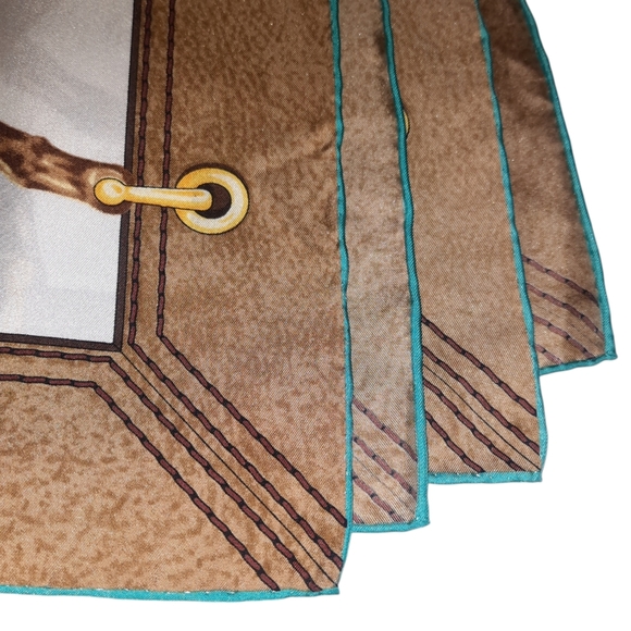 GUCCI Bamboo Circle Print 2015 Silk Scarf 34"x34" Blue/White/Brown - Picture 10 of 10